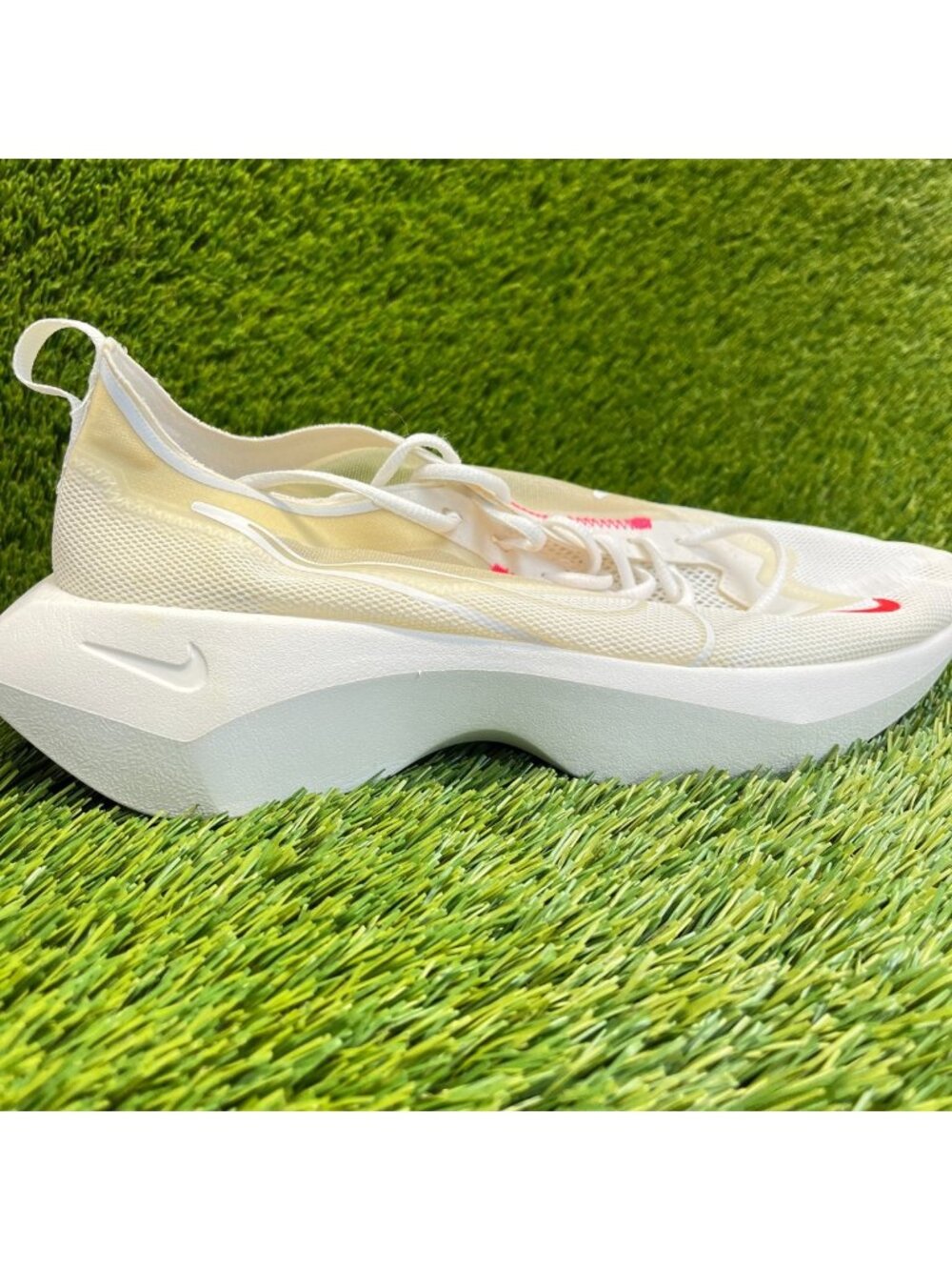 Nike‎ Zoom Vista Lite Womens Size 10 Beige Pink Athletic Running Shoes Sneakers